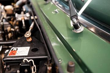 1987 Aston Martin V8 VANTAGE — миниатюра 23