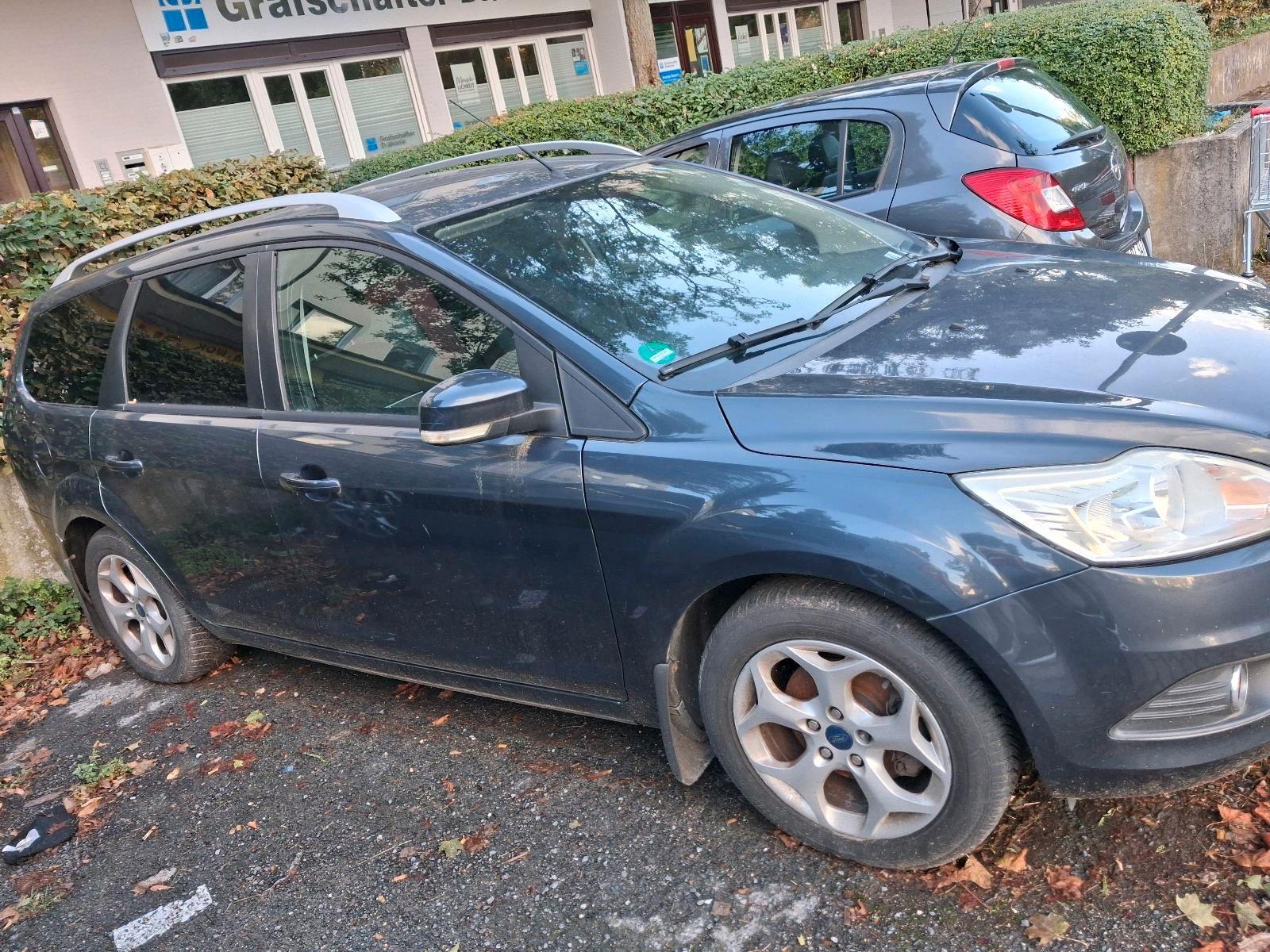 Ford Focus 2010 — interior