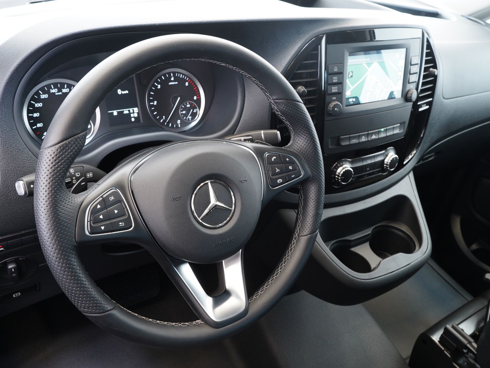 Fahrzeugabbildung Mercedes-Benz Vito Tourer 119 CDI Pro 4x4 lang PÖSSL VANSTAR