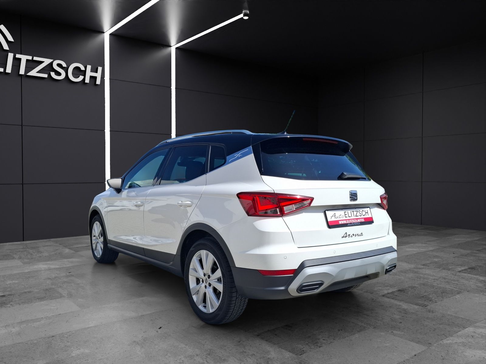 Fahrzeugabbildung SEAT Arona TSI Xperience DSG LED CarPlay VC ACC RFK S
