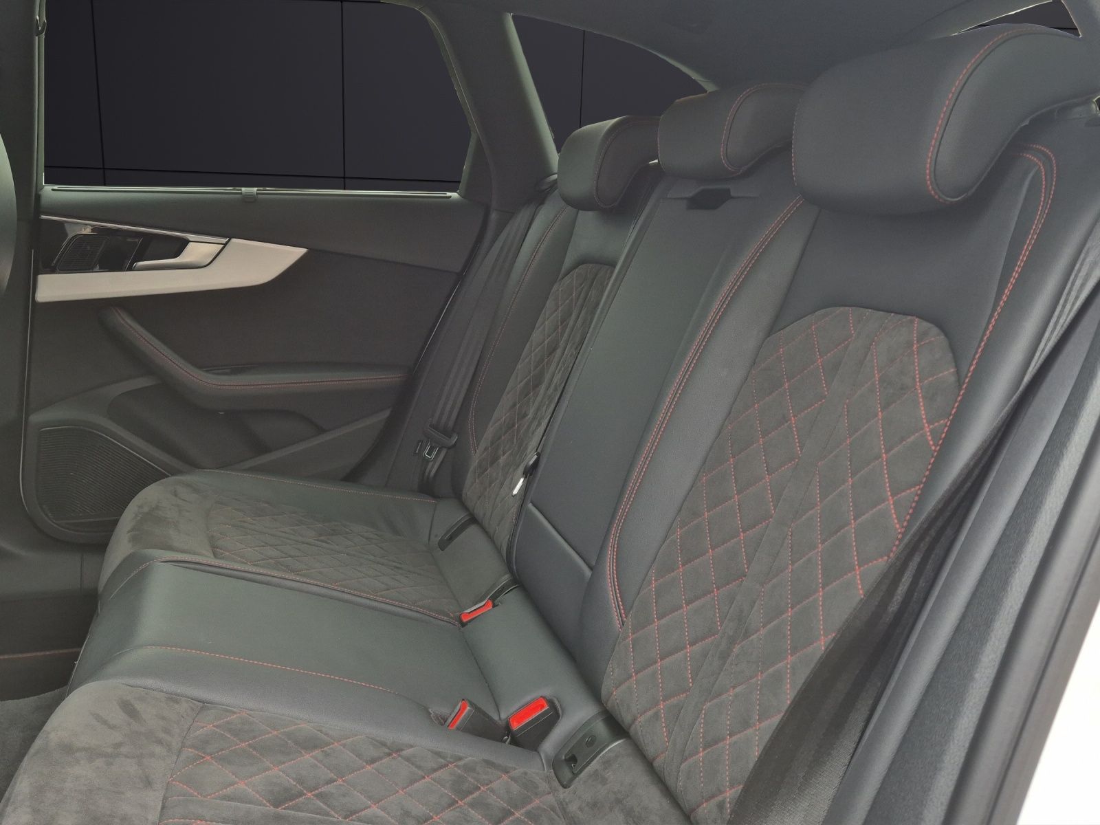 Fahrzeugabbildung Audi A4 Avant 50 TDI quattro S-line Standhzg. Matrix