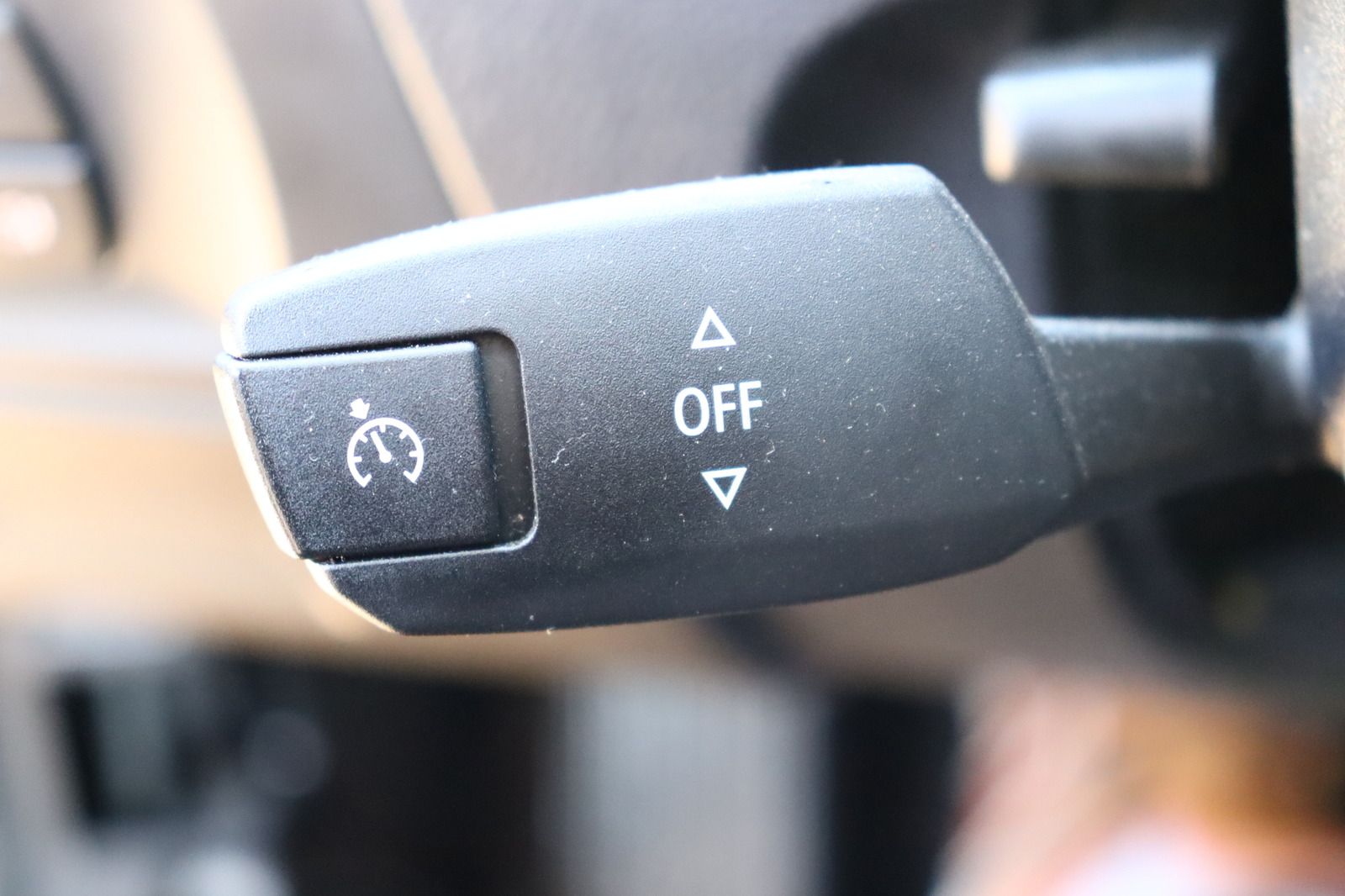 Fahrzeugabbildung BMW 318 i Touring * Xenon * SHZ * Navi