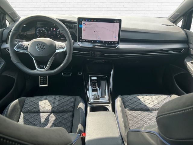 Fahrzeugabbildung Volkswagen Golf R-Line 1.5 eTSI 150 PS DSG NAVI LED RFK