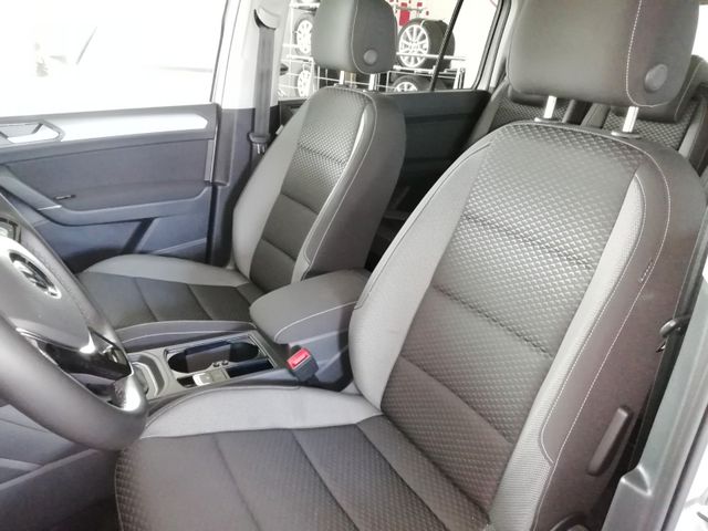 Fahrzeugabbildung Volkswagen Touran 1.5 TSI "Active" 7-Sitzer