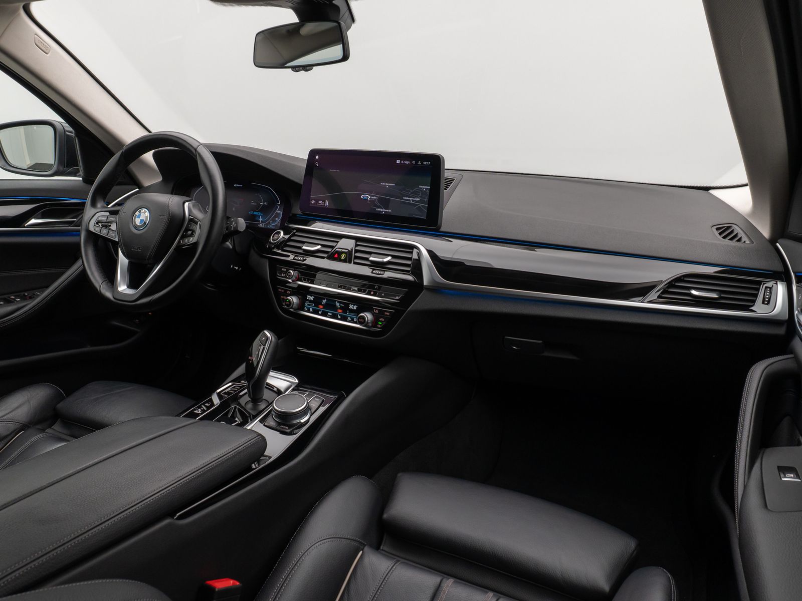 Fahrzeugabbildung BMW 530e Kamera DAB HiFi CockPitPro Fernlichtassist