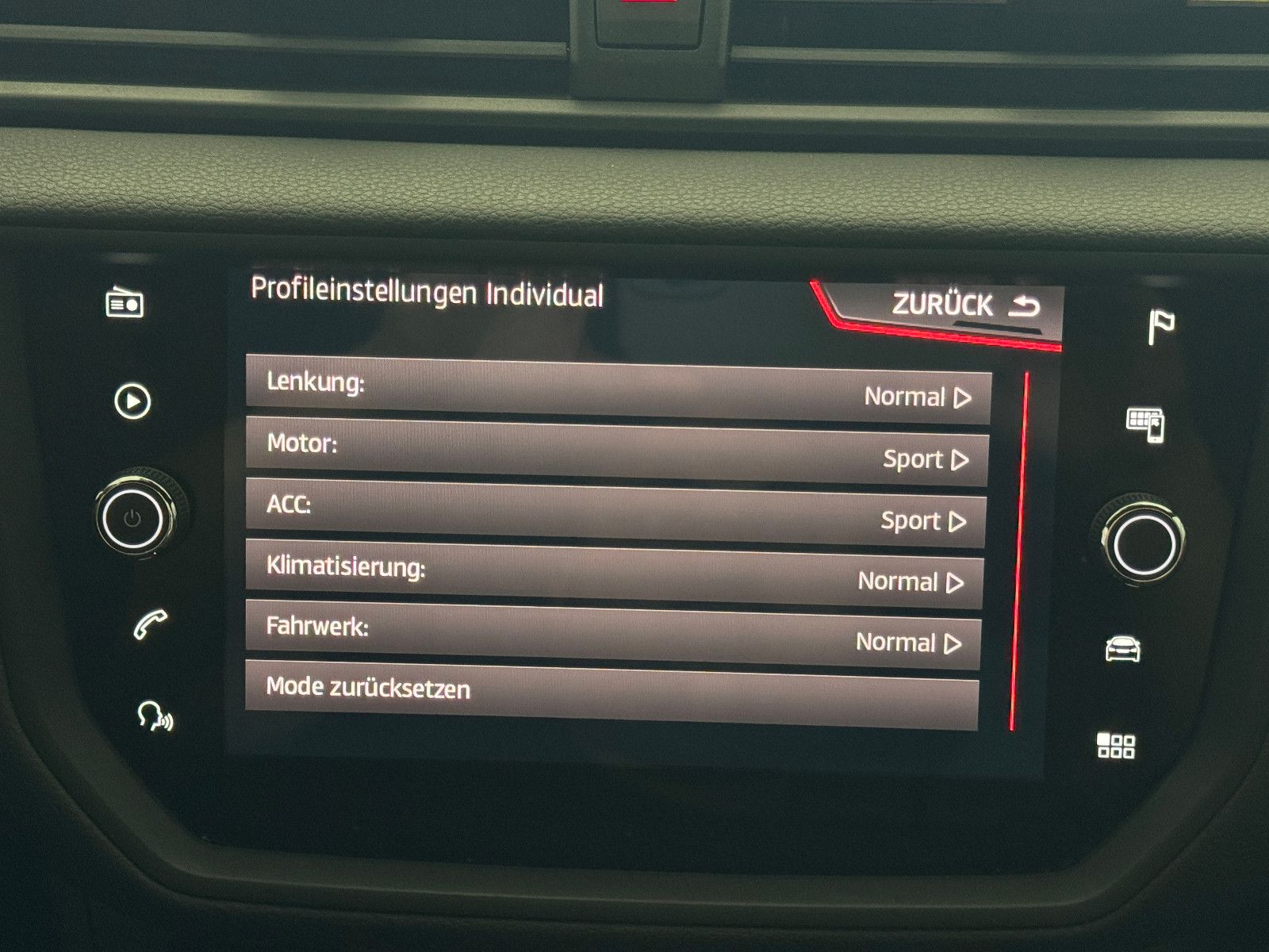 Fahrzeugabbildung SEAT ARONA SPORTPAKET FR-LINE DSG ACC LED BEATS KESSY