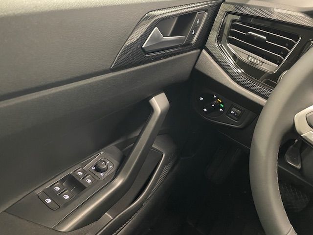 Fahrzeugabbildung Volkswagen Taigo Life AUTOMATIK LED DAB SHZ SpurhalteASS