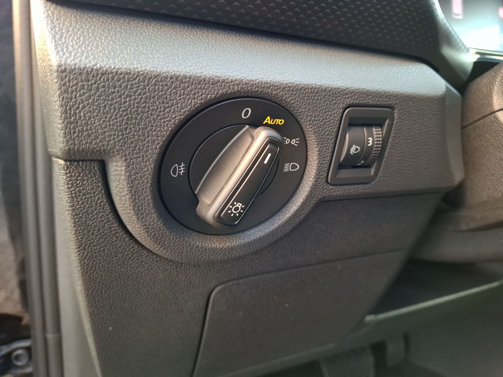 Fahrzeugabbildung Volkswagen T-Cross TSI Life DSG Navi AID RFK SH LM