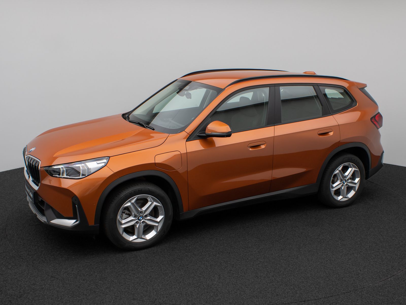 Fahrzeugabbildung BMW X1 xD30e ACC 360°HUD DAB Alarm H/K Sportsitz 18"