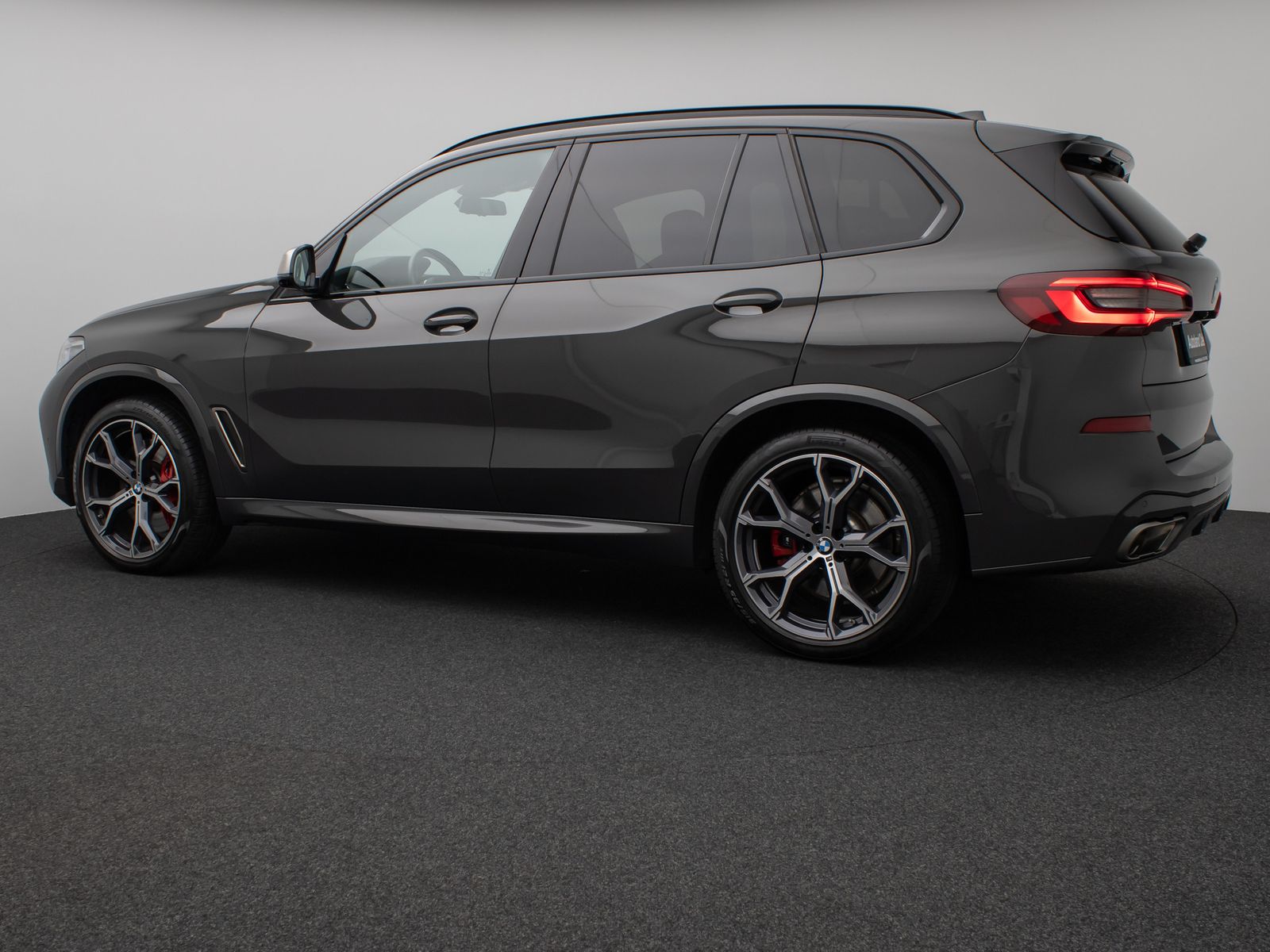 Fahrzeugabbildung BMW X5 M50i Panorama 360°Laser HUD DAB B&W Massage