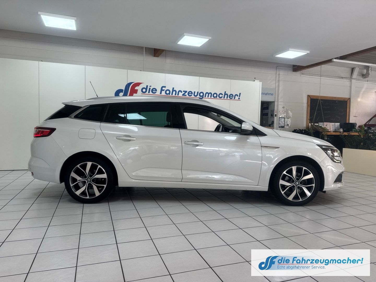 Fahrzeugabbildung Renault Megane IV Grandtour BOSE-Edition 1.2 TCe 130 Ene