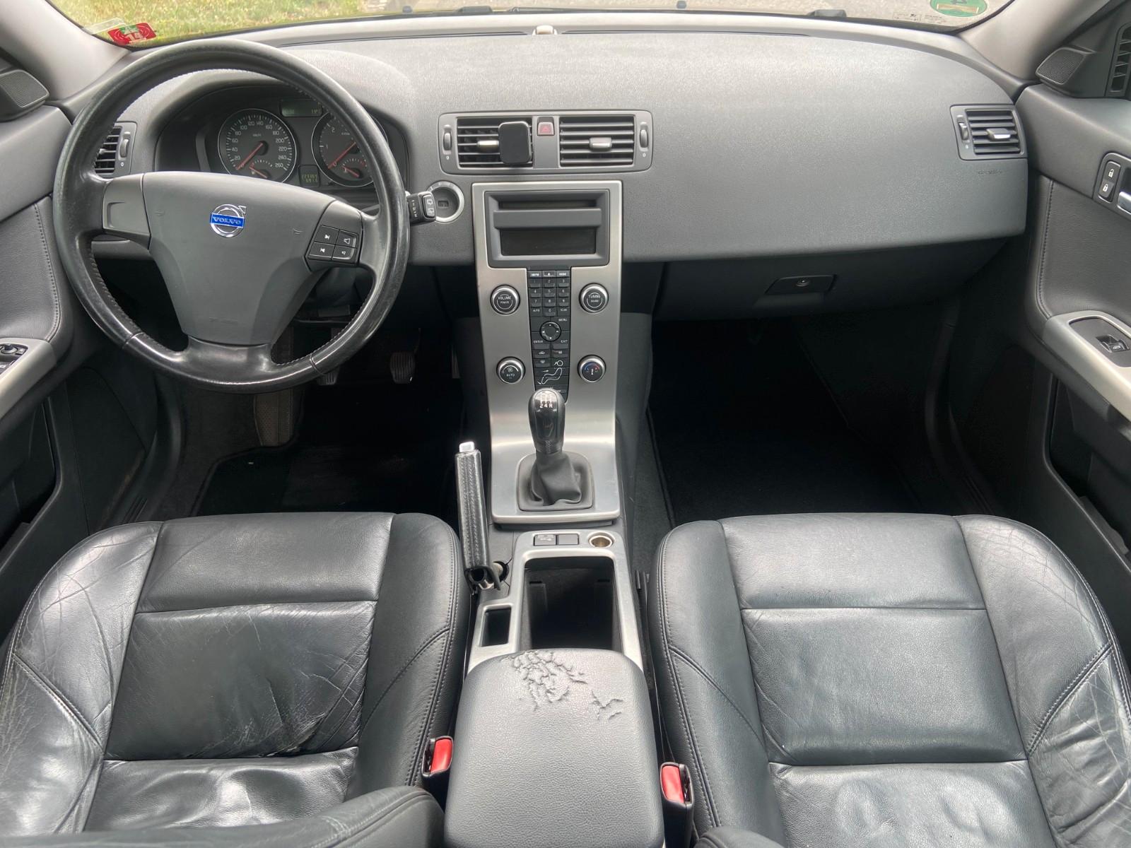 Volvo V50 2009 — photo 11