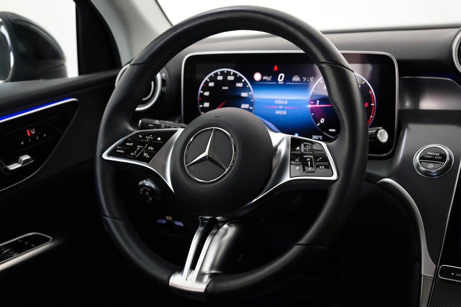 Fahrzeugabbildung Mercedes-Benz GLC 220d 4M T.Leder,Navi,Digital Light,Park/Memo