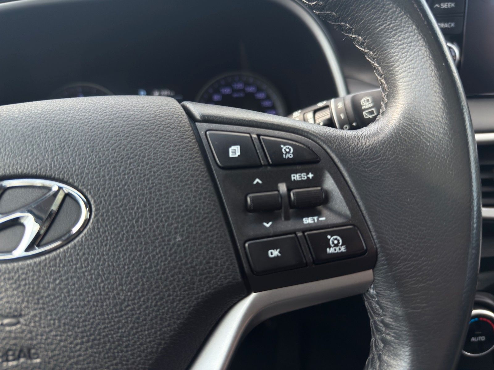 Fahrzeugabbildung Hyundai Tucson 4WD *Pano*Kamera*AHK*LED*Tempo*Carplay*