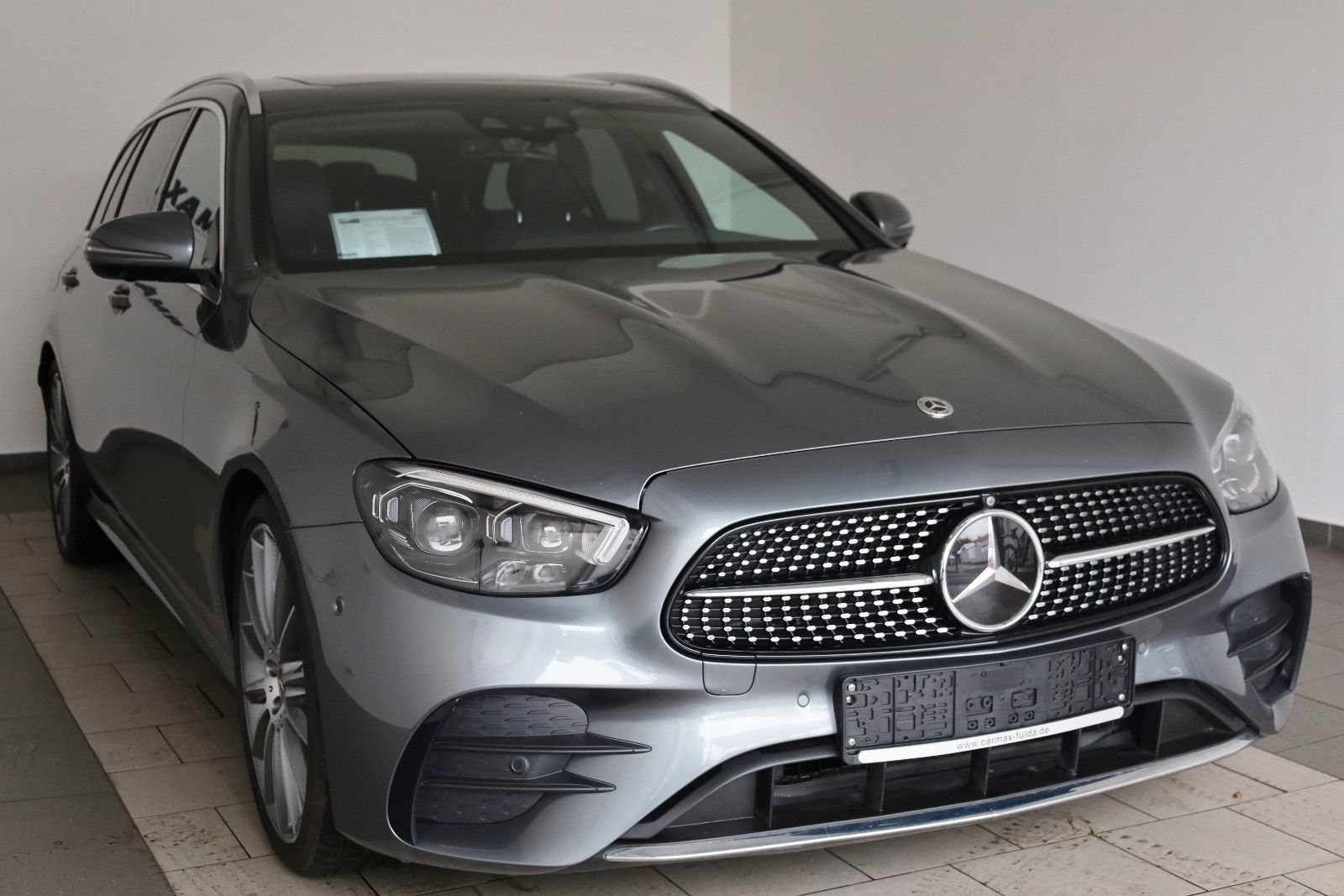 Fahrzeugabbildung Mercedes-Benz E 450 T, 4Matic,AMG Line,Panorama,360°,AHK el,WR