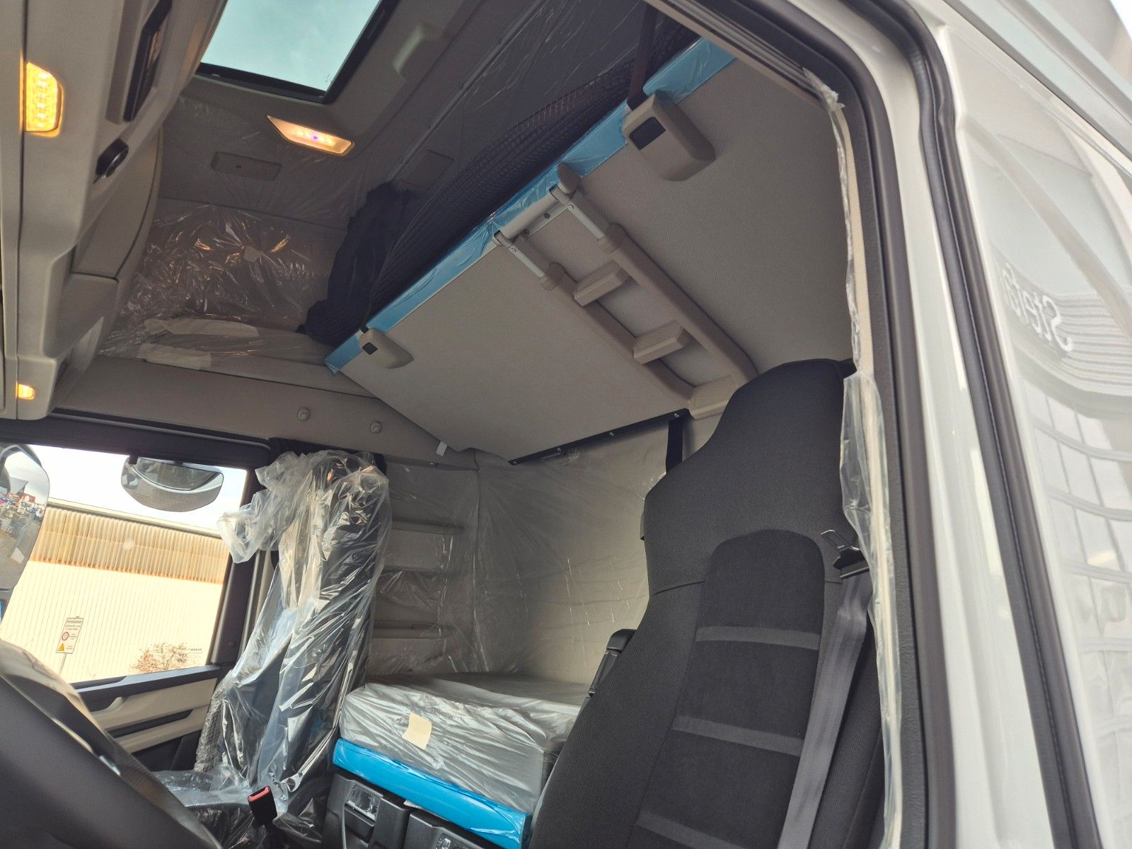 Fahrzeugabbildung Iveco S-Way AS260S50Y/FS CM 6x2 BDF