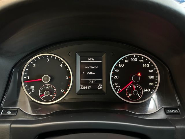 Volkswagen Tiguan Team 4Motion *2. Hand*Klima*SHZ*AHK*PDC*