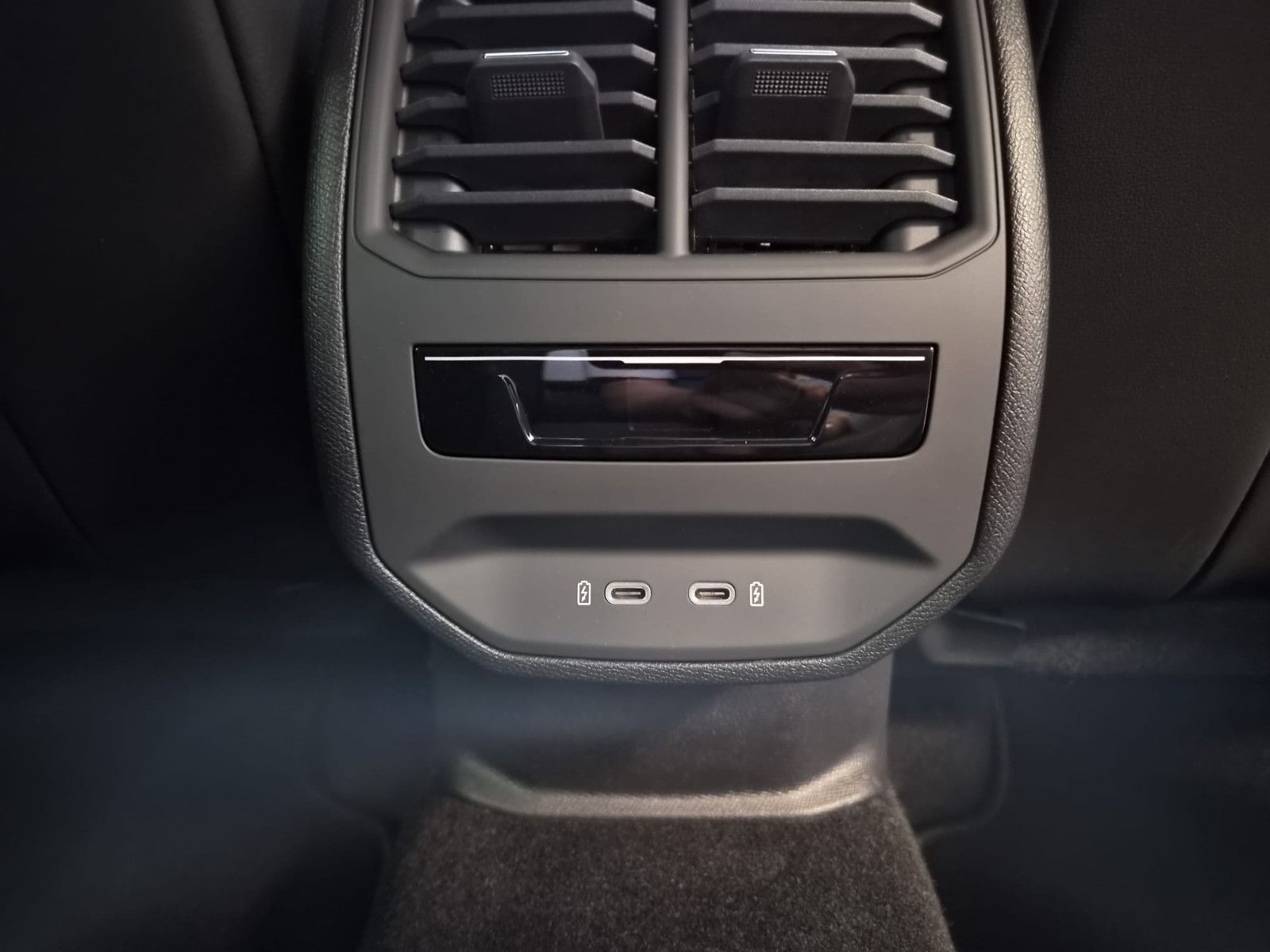 Fahrzeugabbildung CUPRA Leon VZ e-Hybrid / GEPFLEGT / NAVI / KAMERA
