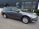 Skoda Octavia Combi 2,0 TDi Selection AHK SHZ Lade Kam - Skoda Octavia Neuwagen in München