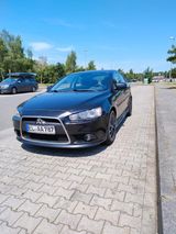 Mitsubishi Lancer Sportback 1.6 - Mitsubishi Lancer mit Benzin-Antrieb: Limousine, 1.6