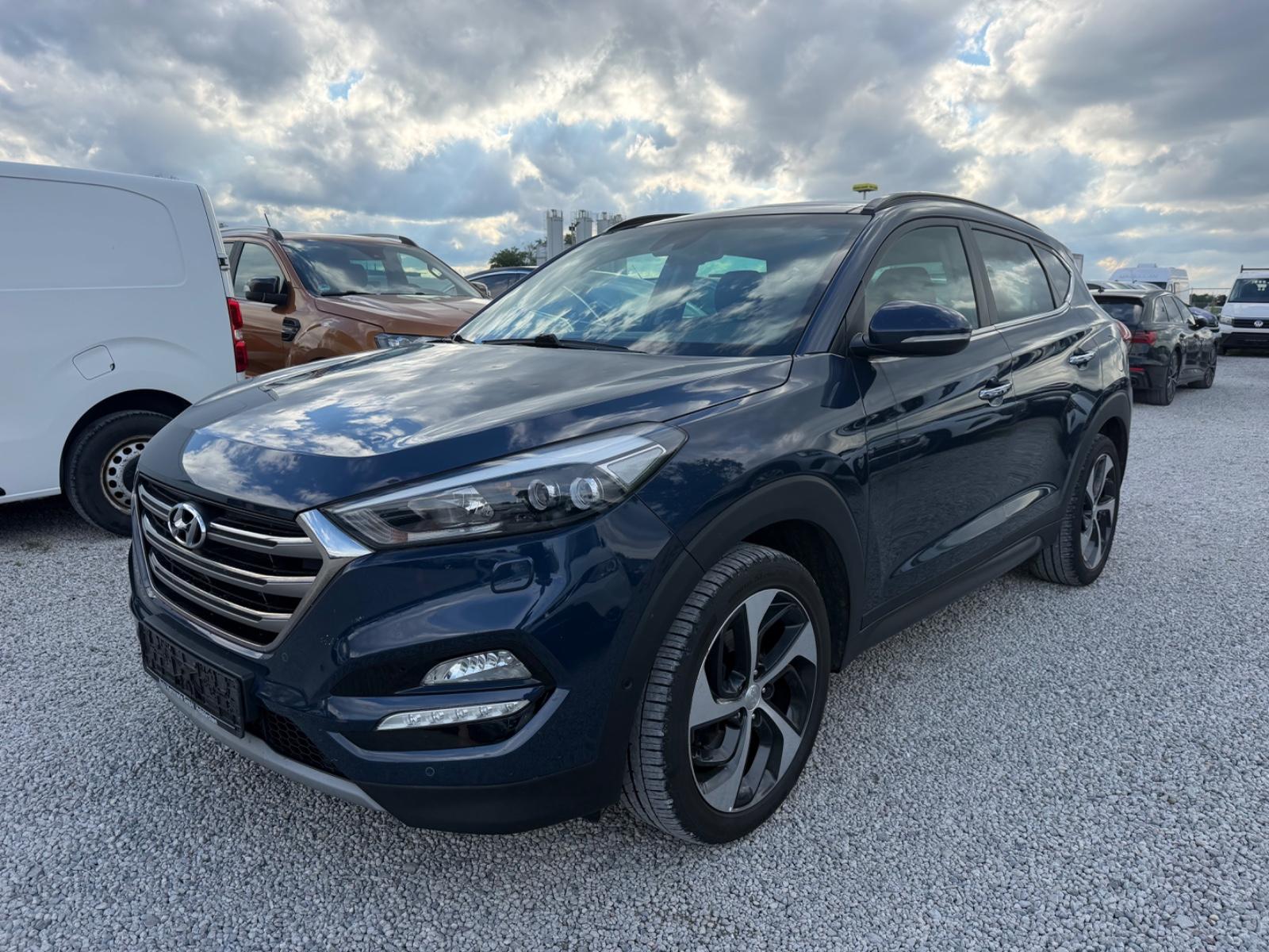 Hyundai Tucson Premium 4WD Automatik Leder Navi Panorama