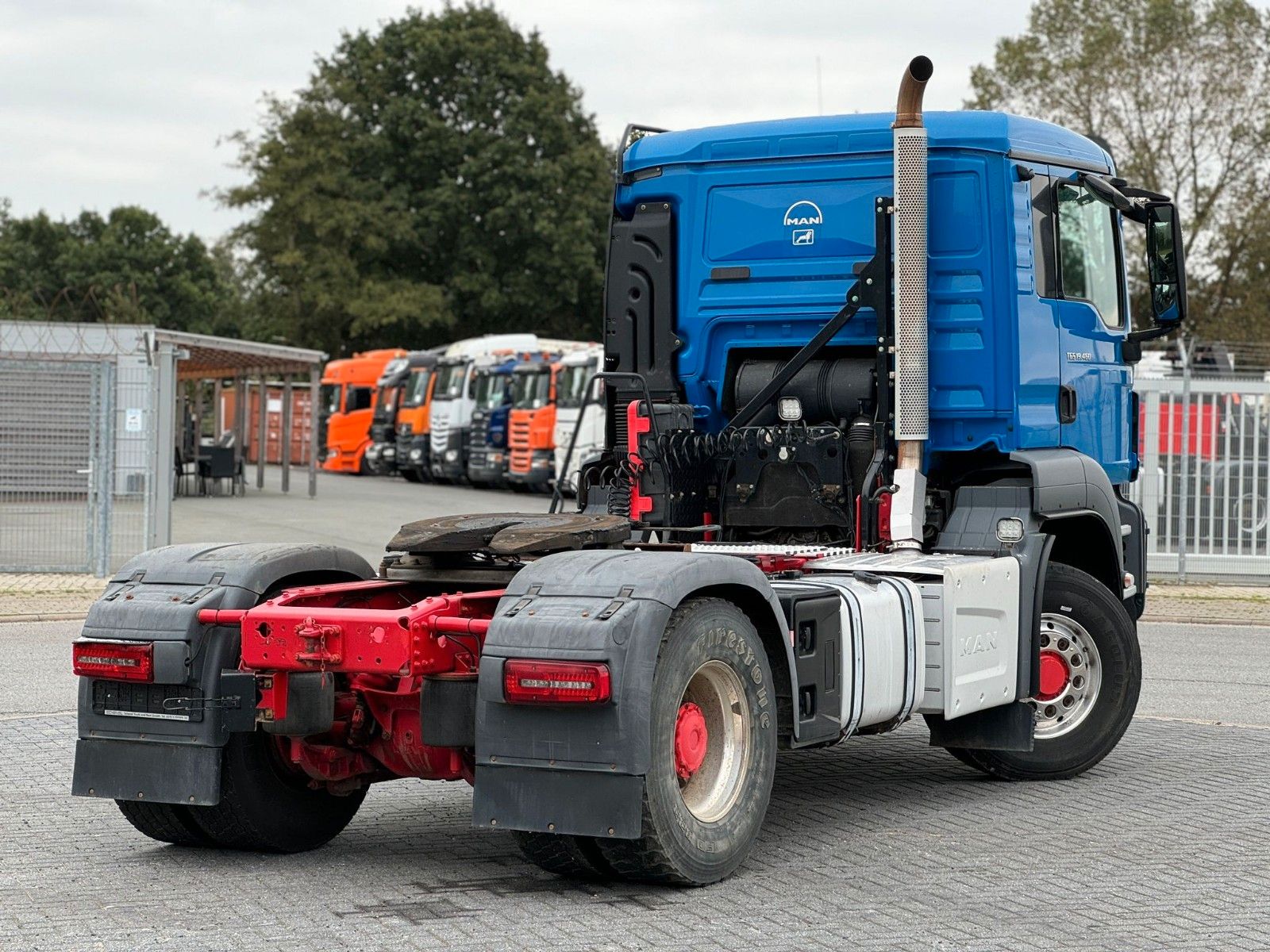 Fahrzeugabbildung MAN TGS 18.460 4x4H BLS SZM mit Hydrauliksystem