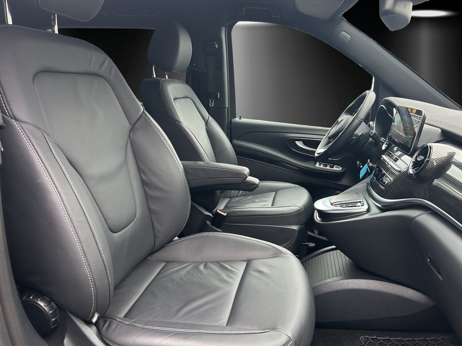 Fahrzeugabbildung Mercedes-Benz V 250 d 4M L 7-Sitze GSD Standhzg ILS Sport AHK