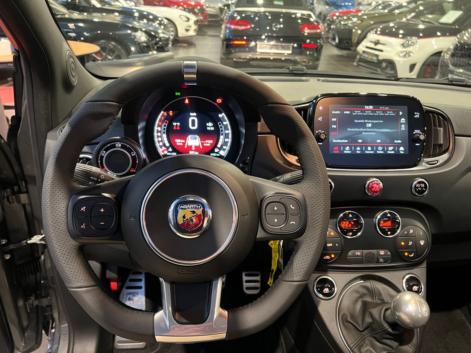 Fahrzeugabbildung Abarth 595C T-Jet NAV DAB PDC ALU