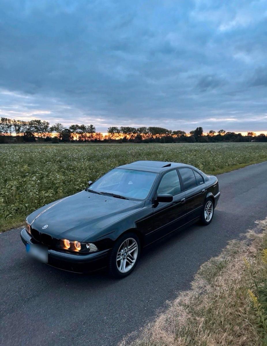 BMW 523