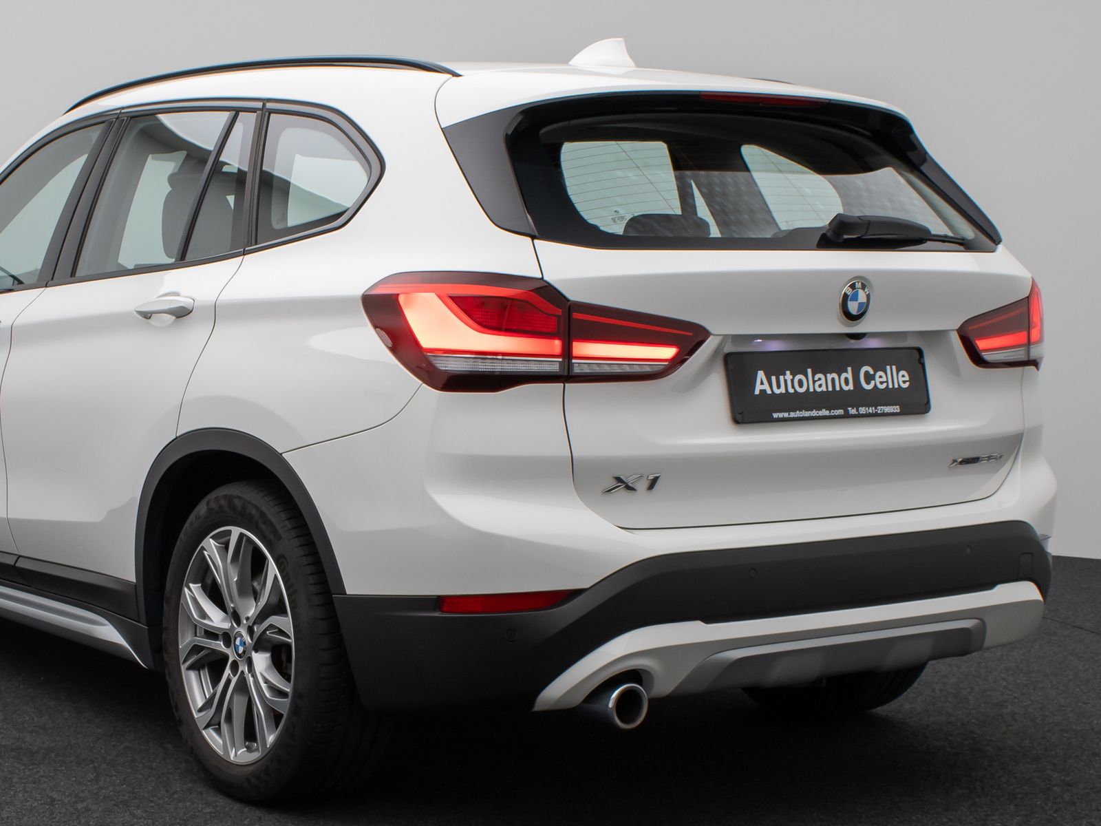 Fahrzeugabbildung BMW X1 xD25e xLine Panorama Kamera HUD DAB H/K AHK