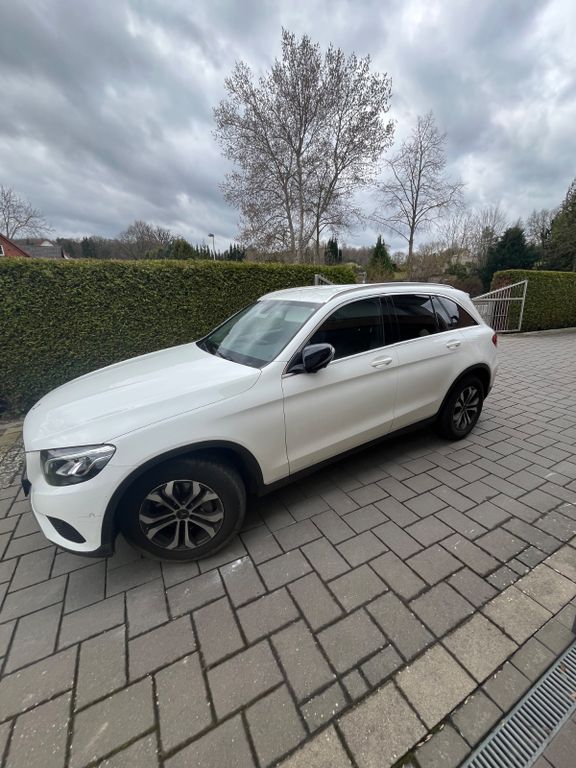 Image of Mercedes-Benz GLC 220