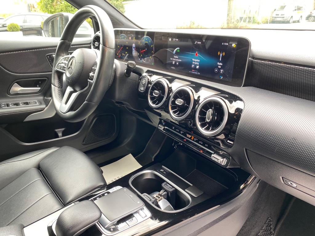 Mercedes-Benz A 220