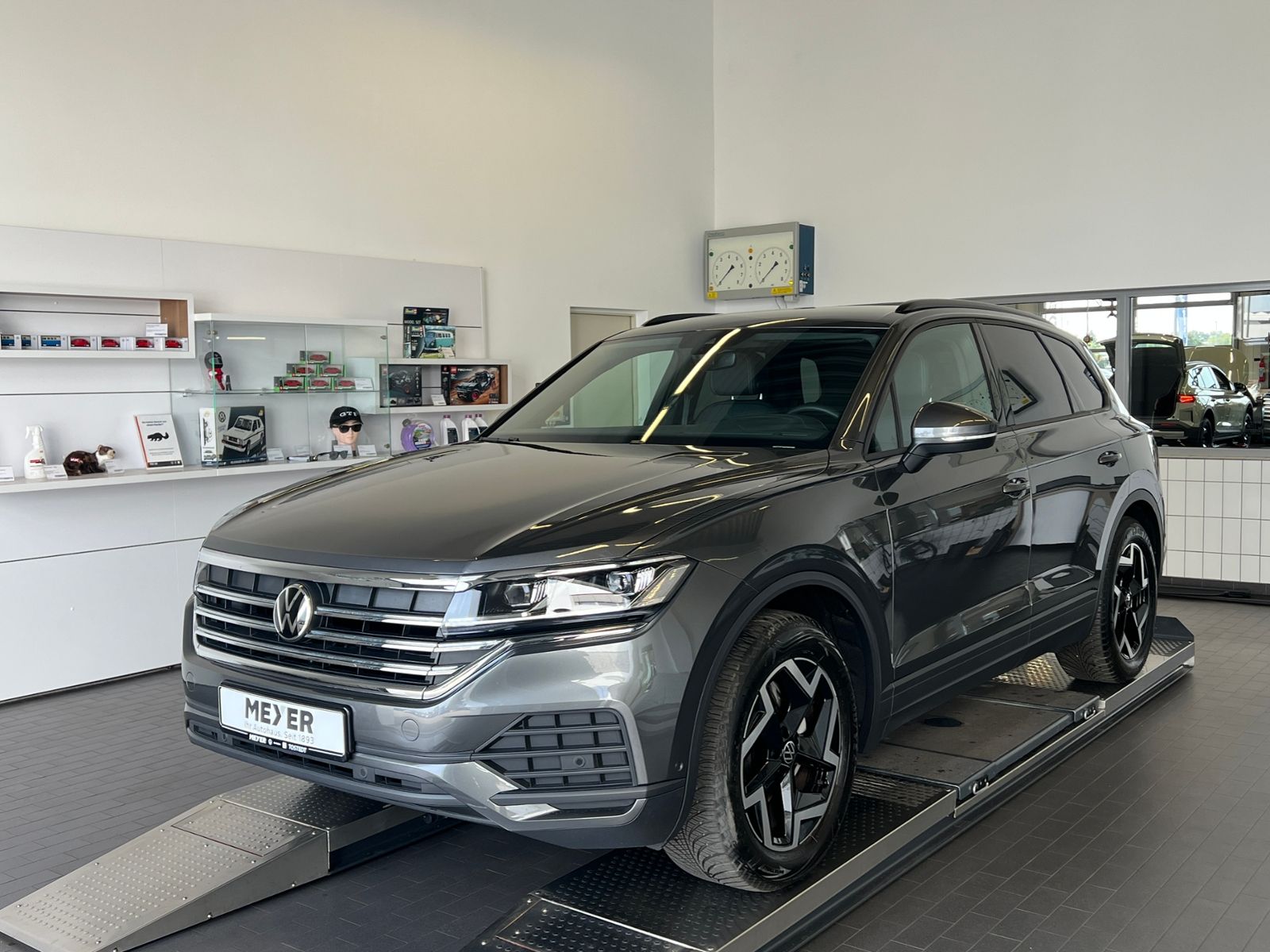 Fahrzeugabbildung Volkswagen Touareg 3.0 TDI 4MOTION *AHK, Luft, Leder, ACC,