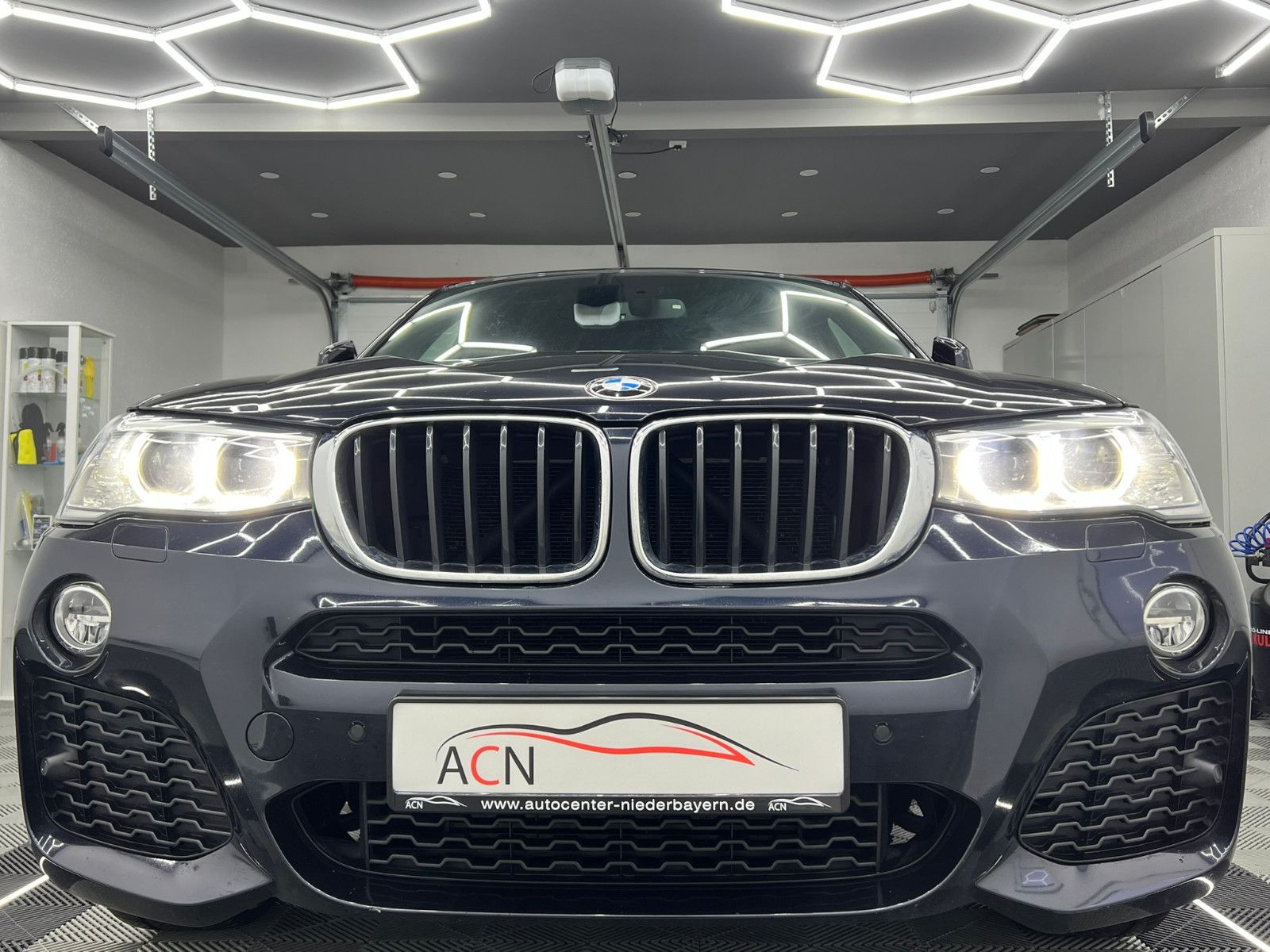 Fahrzeugabbildung BMW X4 xDrive 20 d M SPORT PAKET/LEDER/NAVI/KAMERA