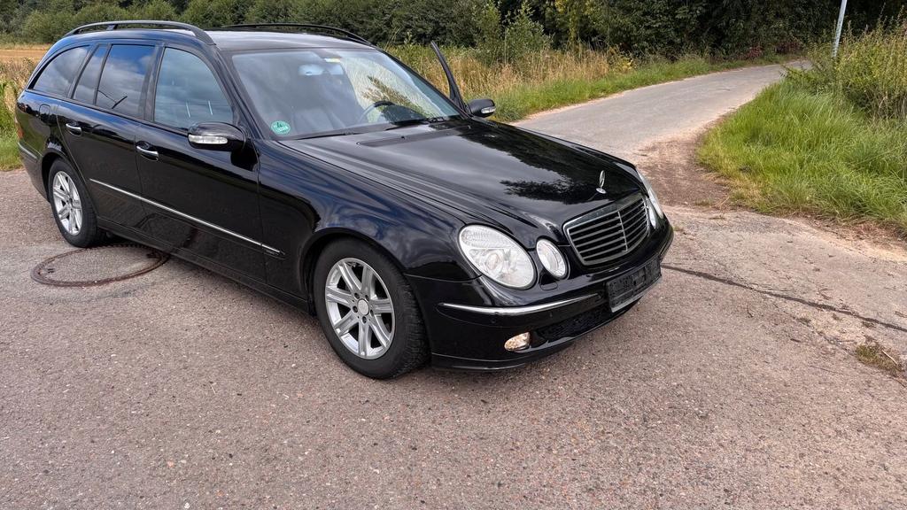 Mercedes-Benz E 320