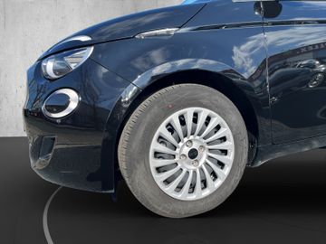 Fiat 500e Action 23,8kWh Klima+SHZ+Carplay