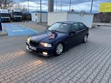 BMW 316i Compact  - BMW 316 aus 2000: Compact 316i