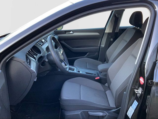 Passat Variant 1.6 TDI NAV, Klima, LED.