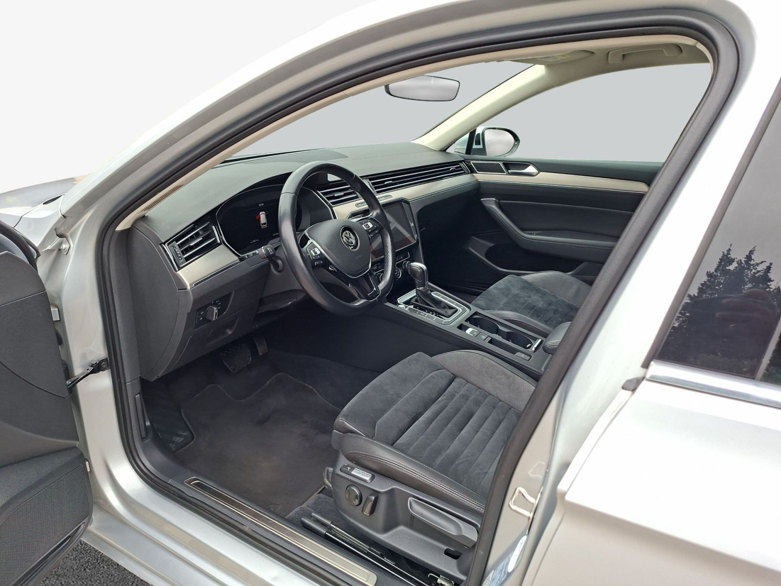 Volkswagen Passat Variant 2.0 TDI Highline NAVI AHK SD STAN foto 9