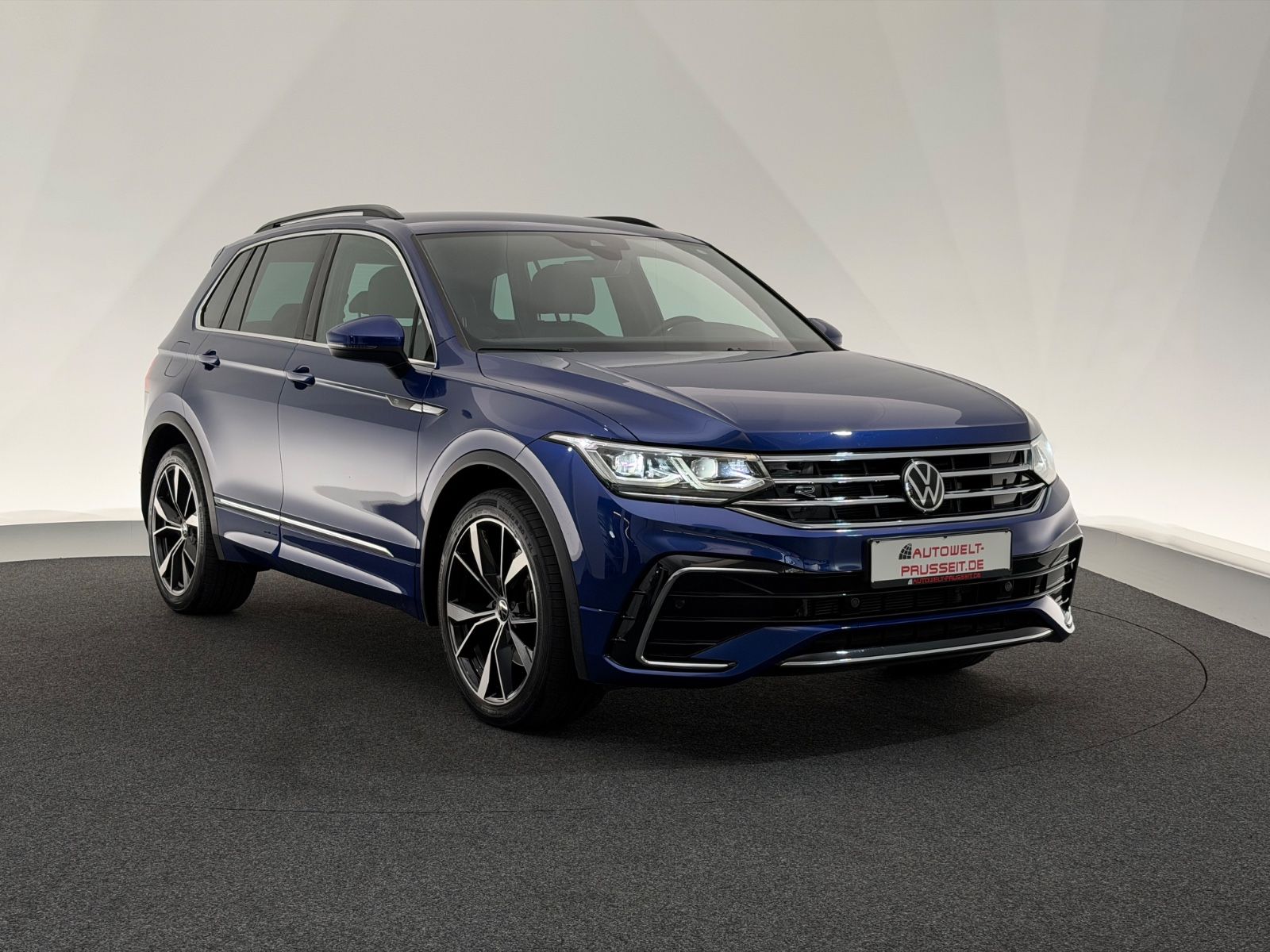 Gebrauchtwagen Volkswagen Tiguan Tiguan 4Mo*R LINE*MATRIX-AHK-HUD-R.KAM-ACC-20" in Fulda
