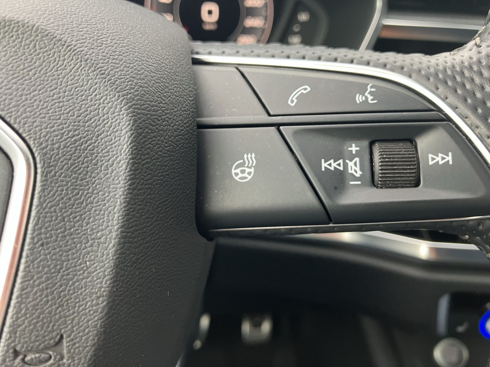 Fahrzeugabbildung Audi Q3 Sportback 45 TFSI quattro S line LED virtual