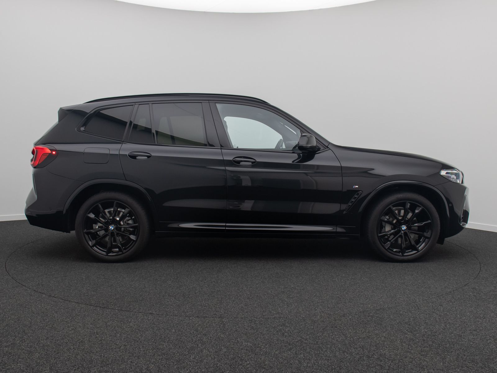 Fahrzeugabbildung BMW X3 xD30i M Sport AHK Kamera DAB HUD Panorama 20"