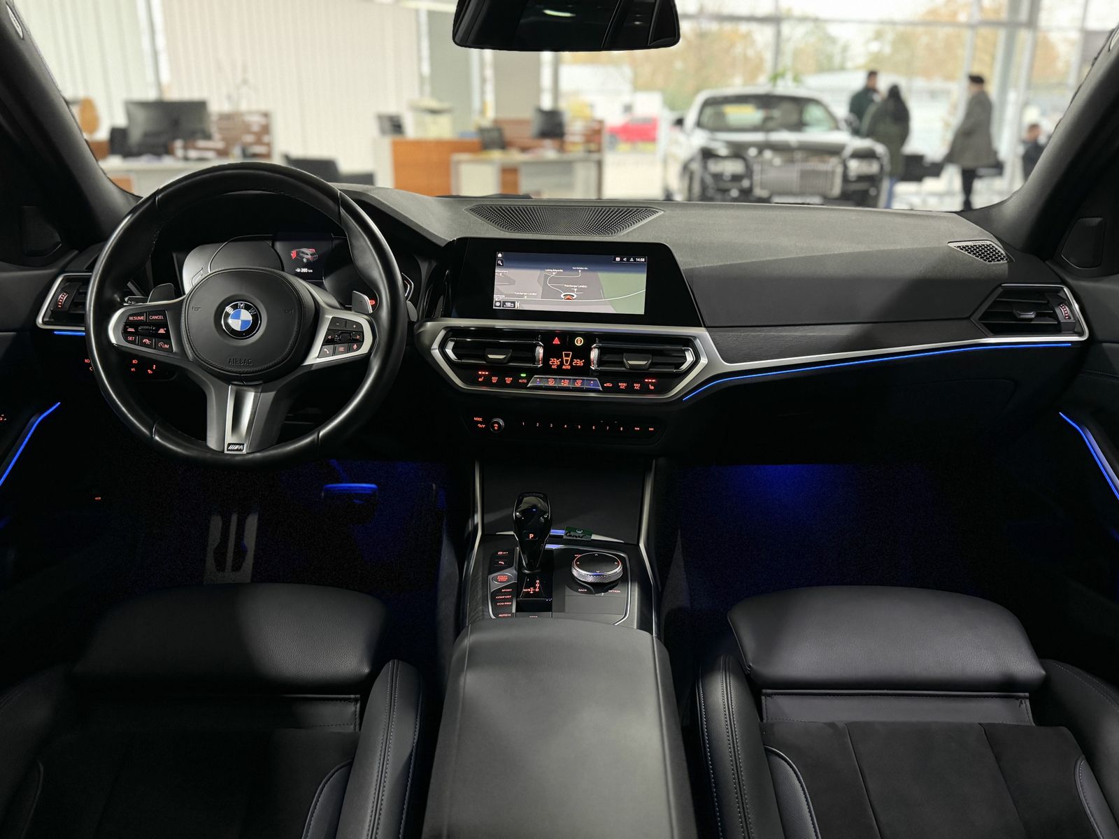 Fahrzeugabbildung BMW 320d xD M Sport Kamera HiFi DAB Stop&Go AHK LED