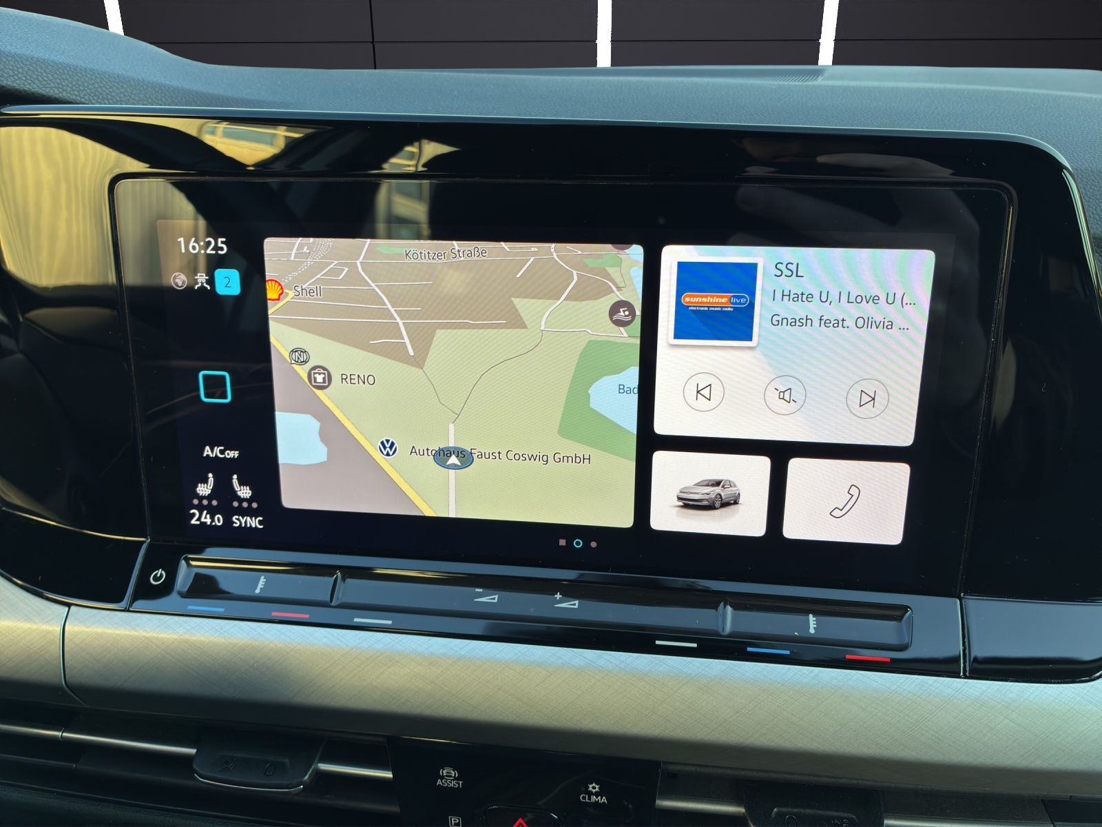 Fahrzeugabbildung Volkswagen Golf VIII Life DSG TDI LED ACC SH PDC Ambiente N