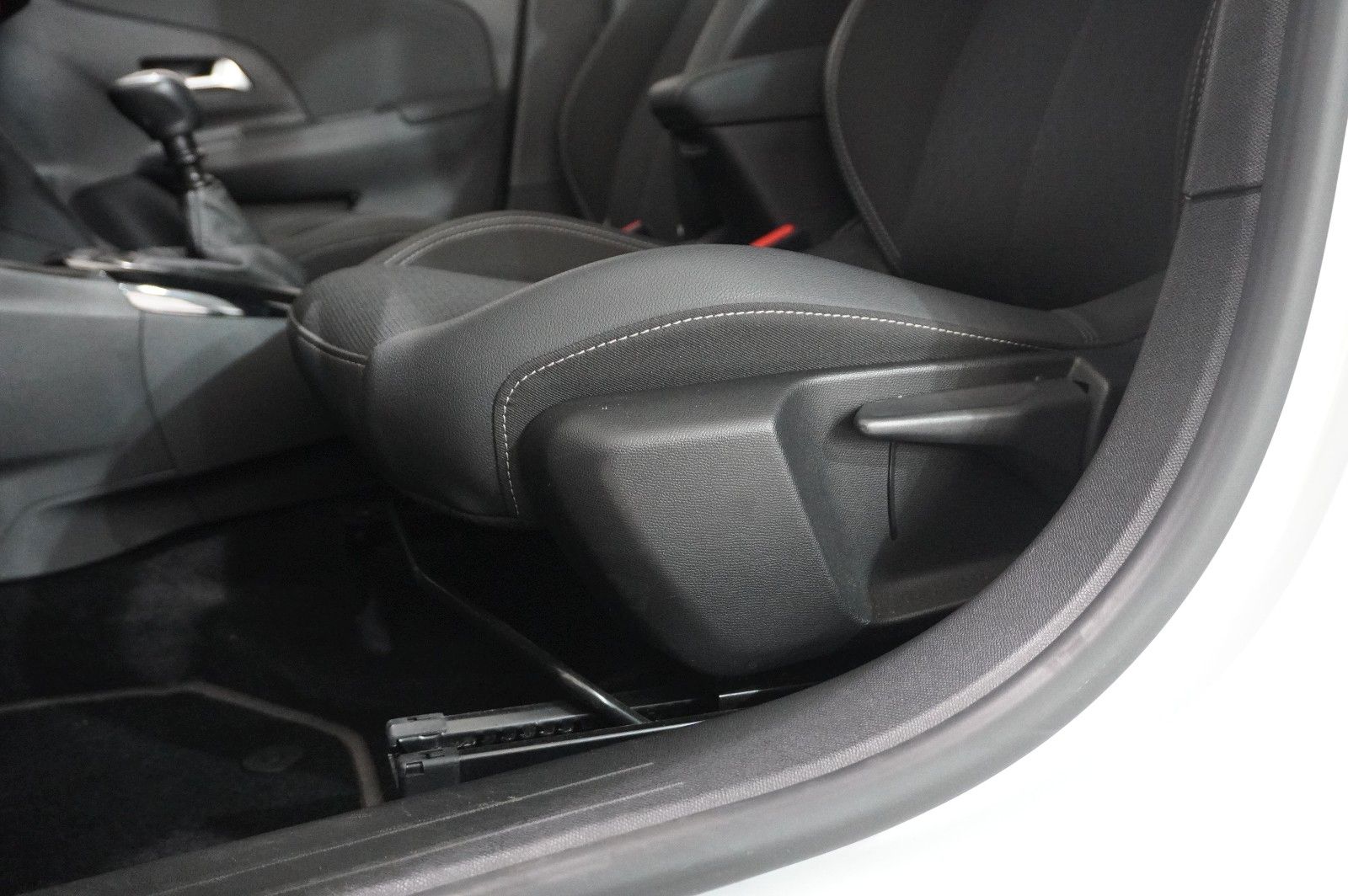 Fahrzeugabbildung Opel Corsa F 1.2 ELEGANCE NAVI/LED/VIRTUAL/SPORT/DAB+