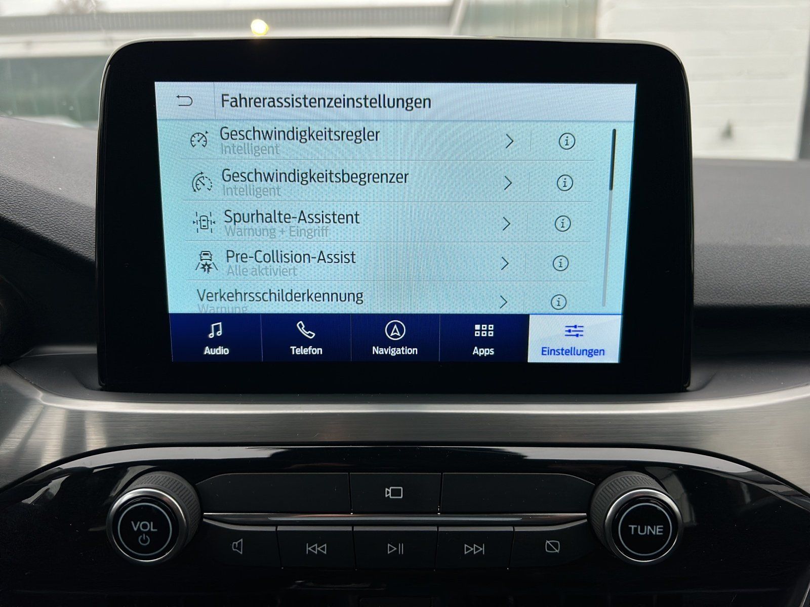 Fahrzeugabbildung Ford Kuga 2.5 PHEV Titanium Aut./ACC/KAMERA/NAVI/SHZ/