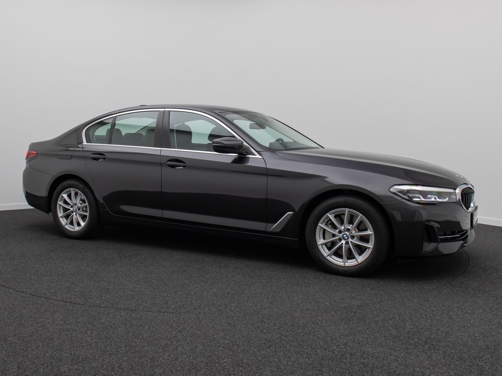 Fahrzeugabbildung BMW 530i DriveAss Alarm DAB Kamera CoickpitPro WLAN