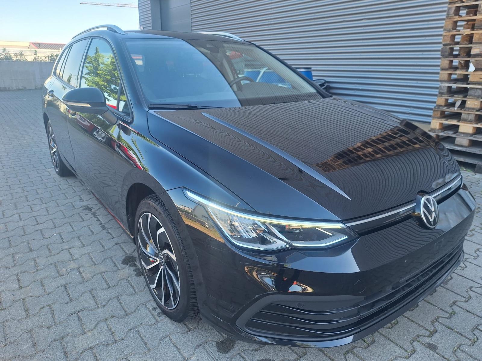 Volkswagen GOLF VIII 1.0TSI DSG VARIANT * NAVI * ALU * LED