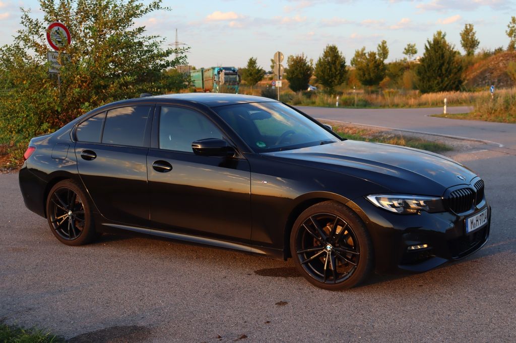 Image of BMW 320