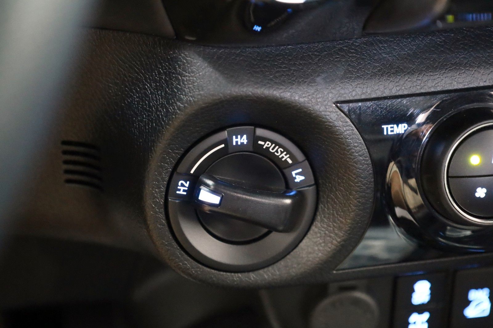 Fahrzeugabbildung Toyota Hilux 2.8 D-4D Invincible,DOKA,ACC,WERKSGARANTIE